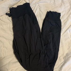 🍋LULULEMON DANCE STUDIO JOGGERS